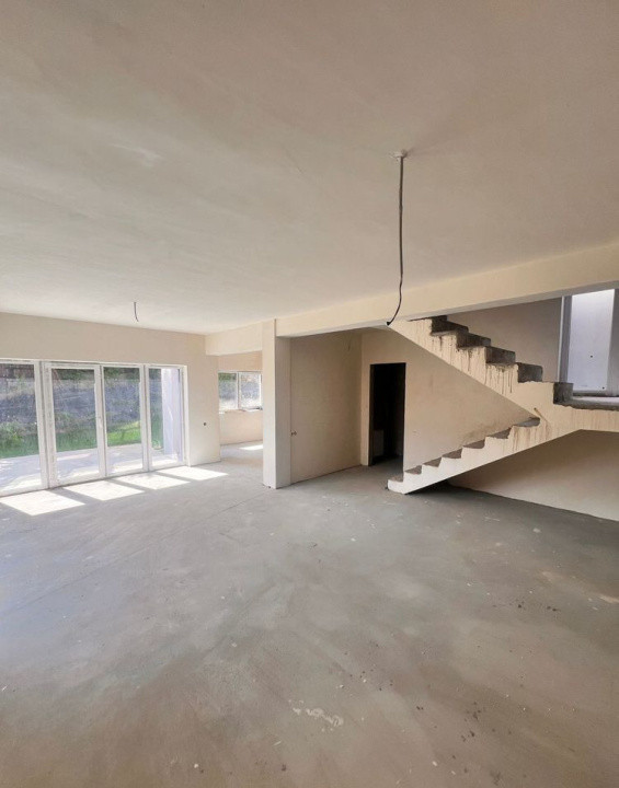 Duplex modern, 4 camere, 140 mp, 242 mp teren, parcare, zona Corneliu Coposu