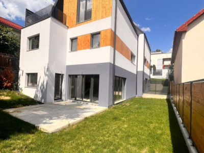 Duplex modern, 4 camere, 140 mp, 242 mp teren, parcare, zona Corneliu Coposu