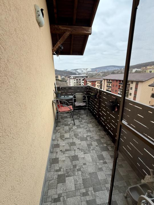 Apartament de 4 camere pe 2 nivele, 120 MP, 2 bai, zona Stejarului
