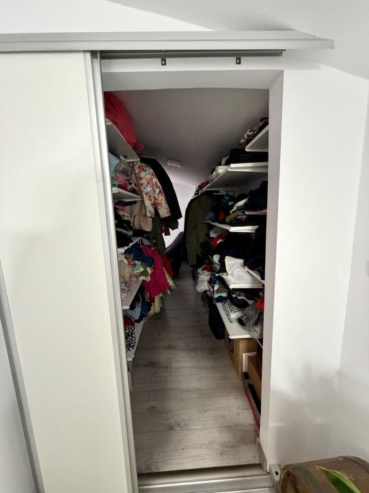 Apartament de 4 camere pe 2 nivele, 120 MP, 2 bai, zona Stejarului