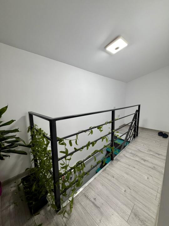 Apartament de 4 camere pe 2 nivele, 120 MP, 2 bai, zona Stejarului