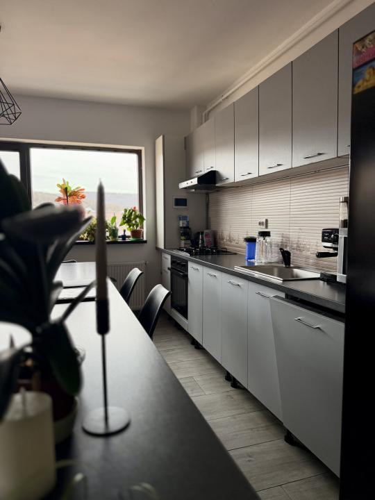 Apartament de 4 camere pe 2 nivele, 120 MP, 2 bai, zona Stejarului
