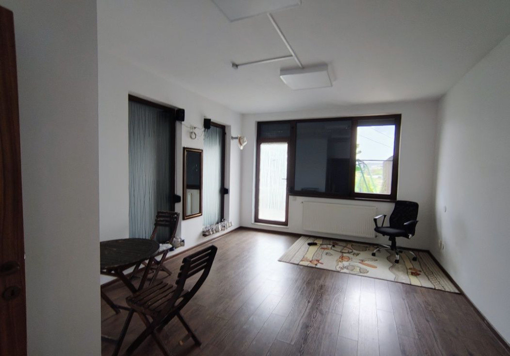 Casa individuala, 4 camere, 120 mp + 300 mp teren, zona Calea Baciului