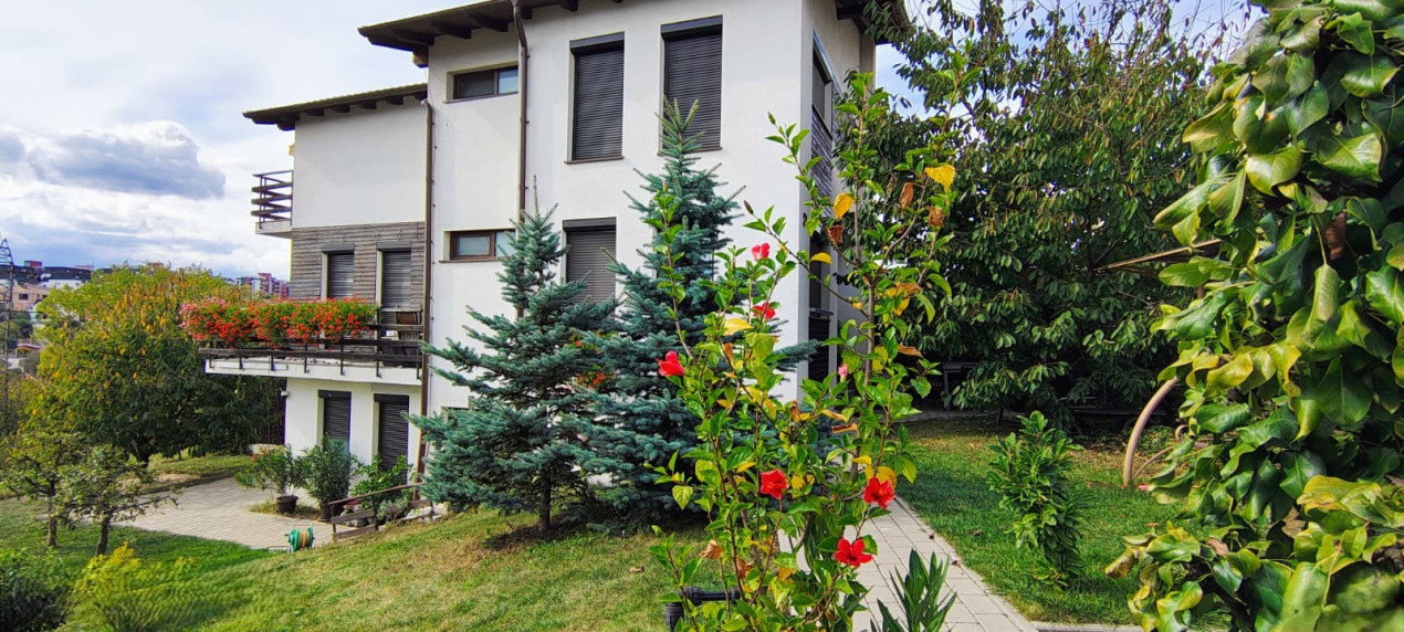 Casa tip duplex, 4 camere, 120 mp + 300 mp teren, zona Calea Baciului