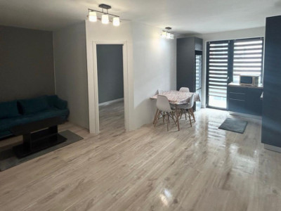 Apartament cu 3 camere, parcare, balcon, zona Stejarului