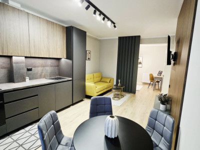 Apartament la cheie in zona Terra,parter inalt ,2 camere si un birou 