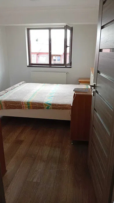 Apartament cu 3 camere, 72 mp, balcon, zona Stejarului