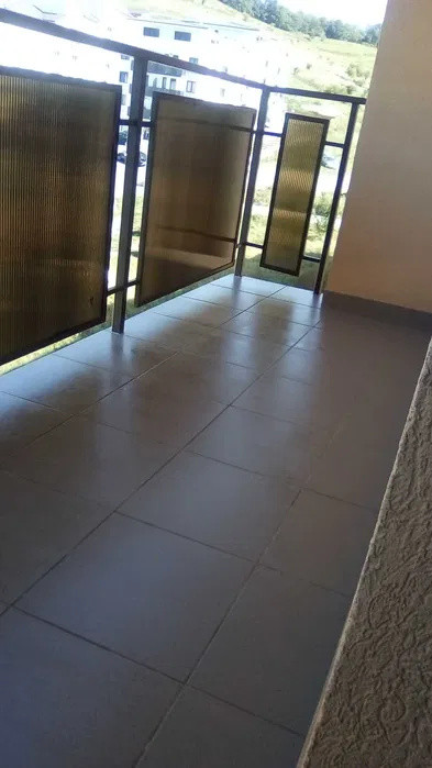 Apartament cu 3 camere, 72 mp, balcon, zona Stejarului