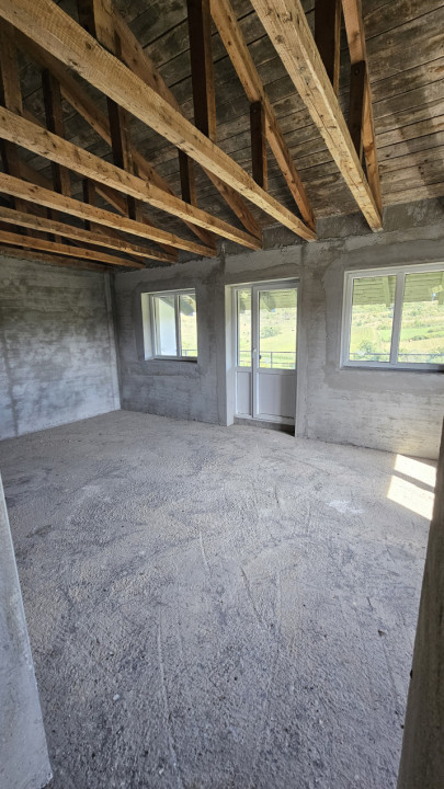 Casa individuala cu 5 camere, 160mp utili, 800mp teren, Chinteni 