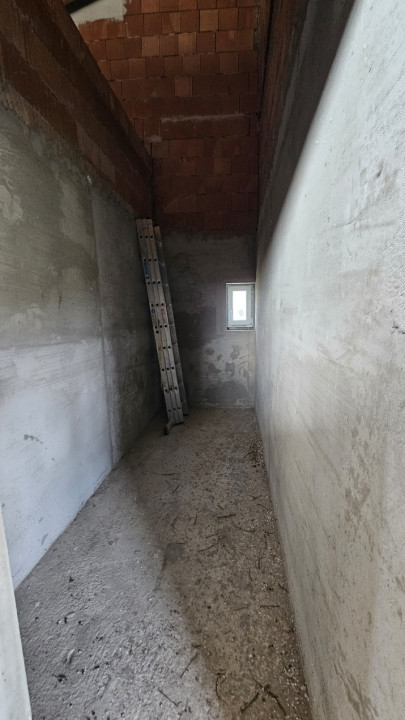 Casa individuala cu 5 camere, 160mp utili, 800mp teren, Chinteni 