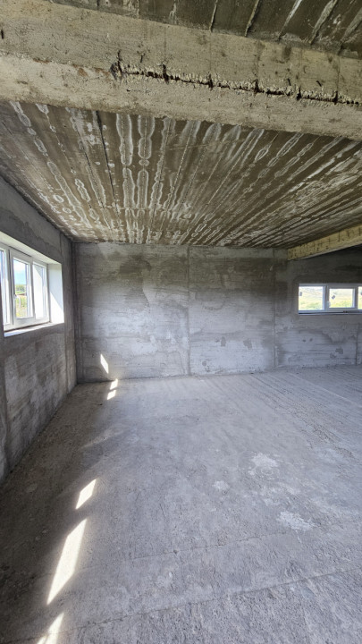 Casa individuala cu 5 camere, 160mp utili, 800mp teren, Chinteni 