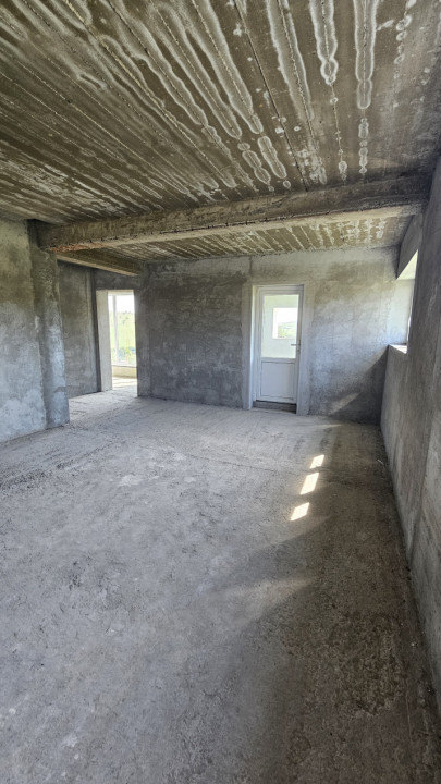 Casa individuala cu 5 camere, 160mp utili, 800mp teren, Chinteni 