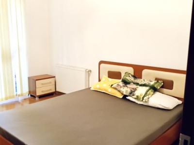 Apartament 59 mp utili,zona Florilor,2 balcoane ,parcare inclusa