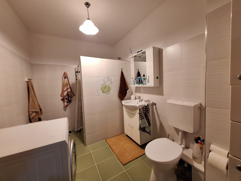 Apartament cu 3 camere, 67 mp, zona Florilor