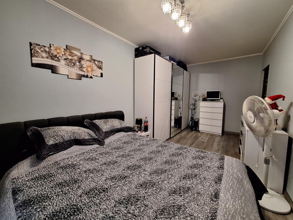 Apartament cu 3 camere, 68 mp, balcon, zona Eroilor