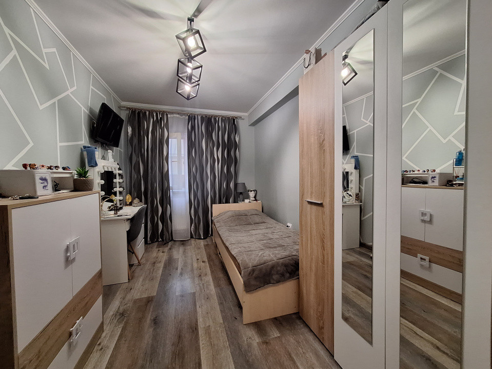 Apartament cu 3 camere, 68 mp, balcon, zona Eroilor