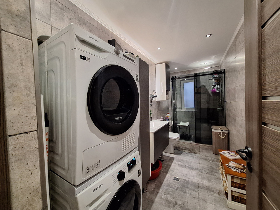 Apartament cu 3 camere, 68 mp, balcon, zona Eroilor