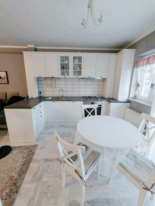 Apartament în zona Terra, 2 camere , bloc cu lift , etaj 3