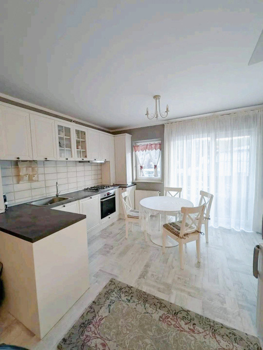 Apartament în zona Terra, 2 camere , bloc cu lift , etaj 3