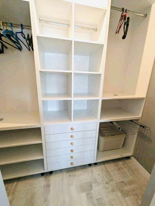 Apartament în zona Terra, 2 camere , bloc cu lift , etaj 3