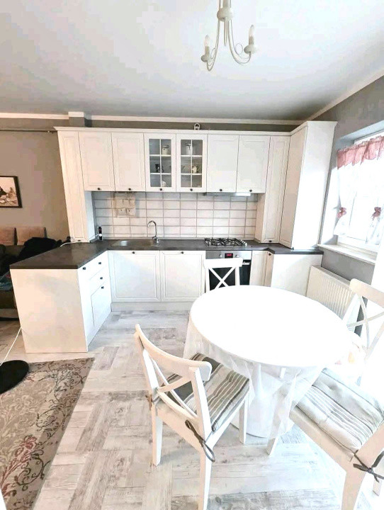 Apartament în zona Terra, 2 camere , bloc cu lift , etaj 3