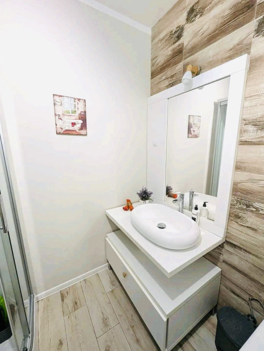 Apartament în zona Terra, 2 camere , bloc cu lift , etaj 3