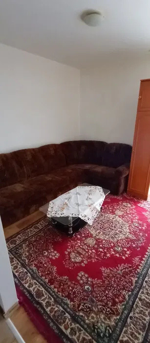 Apartament cu 2 camere, 40 mp, etajul 1, zona Stejarului