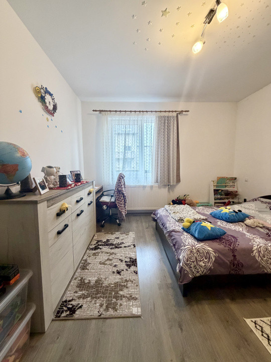 Apartament in zona Terra , 3 camere, 2bai,parcare inclusă