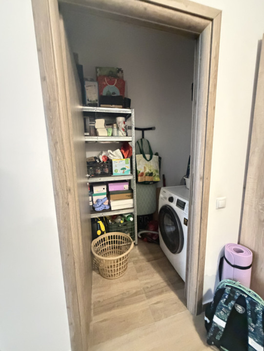 Apartament in zona Terra , 3 camere, 2bai,parcare inclusă
