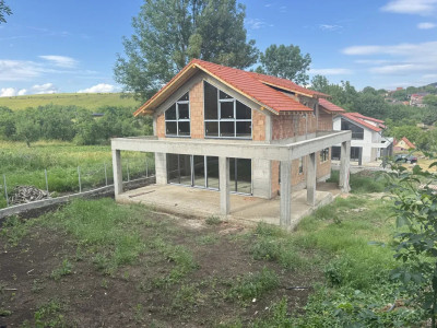 Casa idividuala , 144 mp utili zona  Salicea