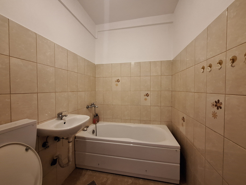 Apartament cu o camera, 40 mp, parcare, zona Stejarului
