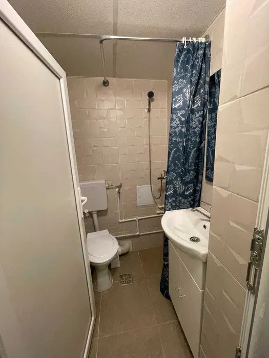 Garsoniera, 11mp, etaj intermediar, preluare de chirias, zona Primaverii