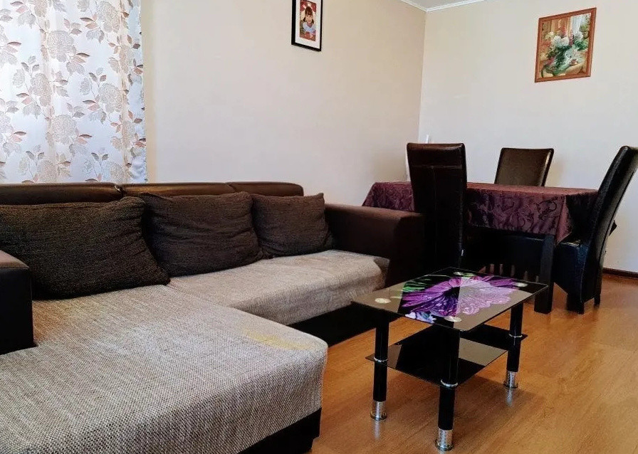 Apartament cu 3 camere, 72 mp, parcare, zona Cetatii