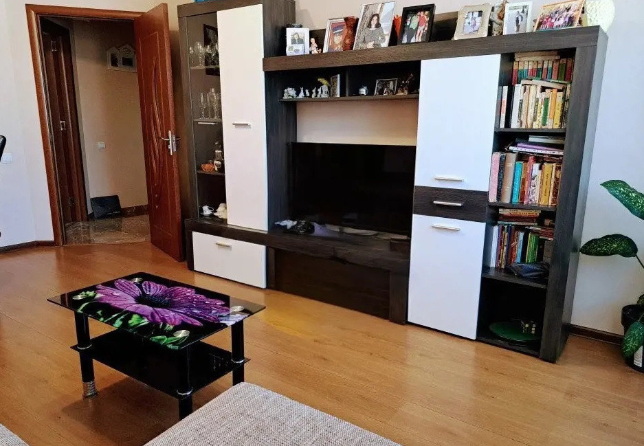 Apartament cu 3 camere, 72 mp, parcare, zona Cetatii