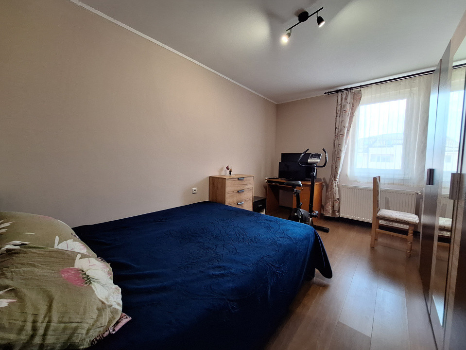 Apartament cu 3 camere, 72 mp, parcare, zona Cetatii