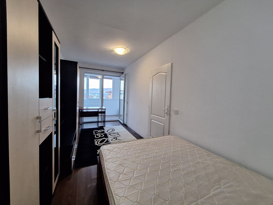 Apartament cu o camera, 34 mp, zona Florilor