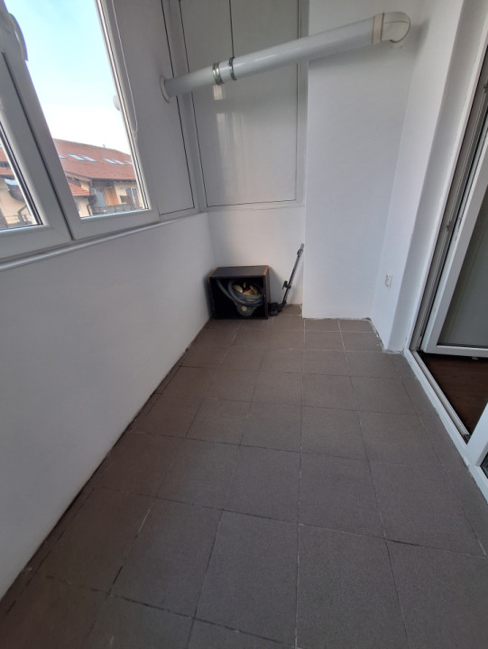 Apartament cu o camera, 34 mp, zona Florilor