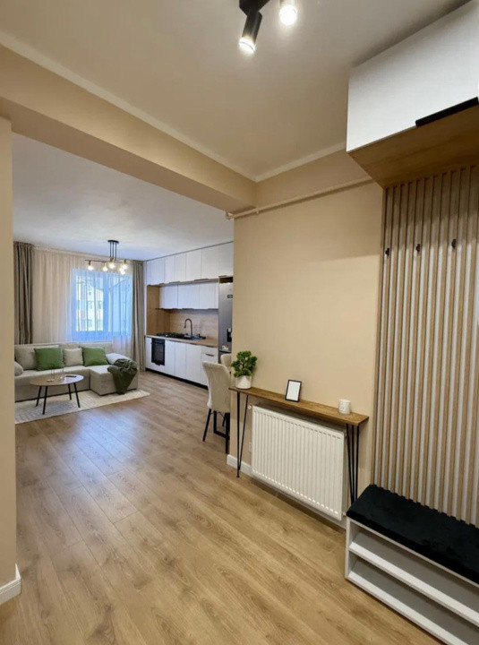 Apartament ultrafinisat,cu 2 camere si parcareetaj intermediar,zona Parc Poligon