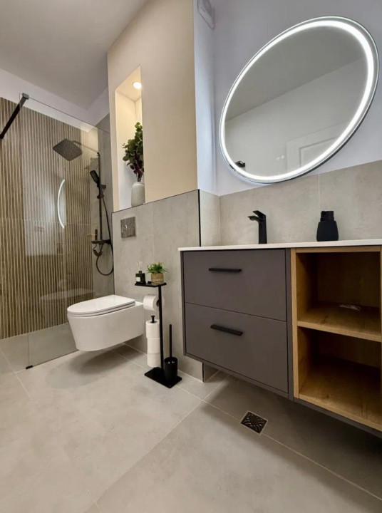 Apartament ultrafinisat,cu 2 camere si parcareetaj intermediar,zona Parc Poligon