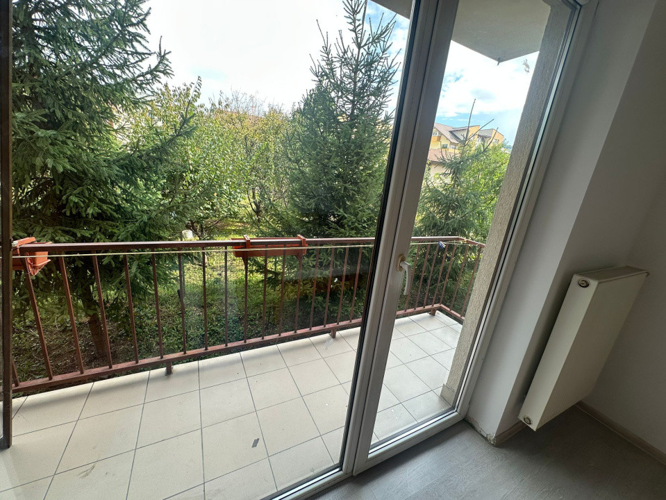 Apartament cu 3 camere, 58 mp, balcon, zona Florilor