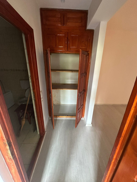Apartament cu 3 camere, 58 mp, balcon, zona Florilor