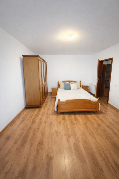 Apartament in zona Stejarului  , 44 mp utili plus balcon , parter inalt.