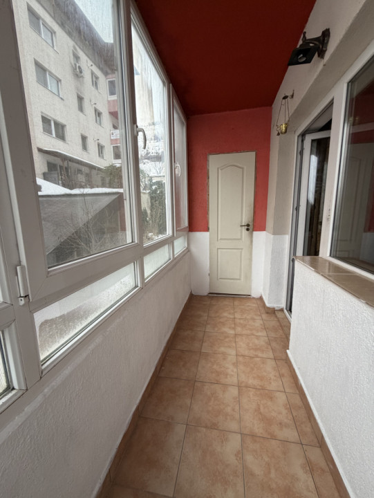 Apartament in zona Stejarului  , 44 mp utili plus balcon , parter inalt.