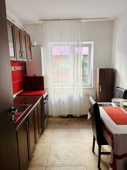 Apartament in zona Stejarului  , 44 mp utili plus balcon , parter inalt.