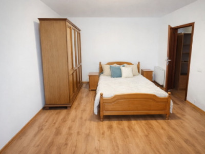 Apartament in zona Stejarului  , 44 mp utili plus balcon , parter inalt.