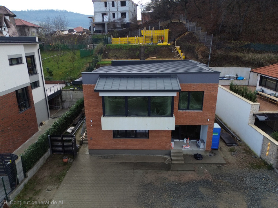 Casa individuala, 230mp utili, 5 dormitoare, 750mp teren, zona Vivo