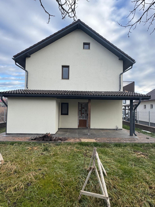 Casa Individuala, 5 camere, 120 mp, teren liber 450 mp, Chinteni