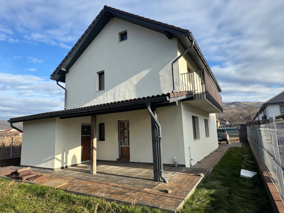 Casa Individuala, 5 camere, 120 mp, teren liber 450 mp, Chinteni