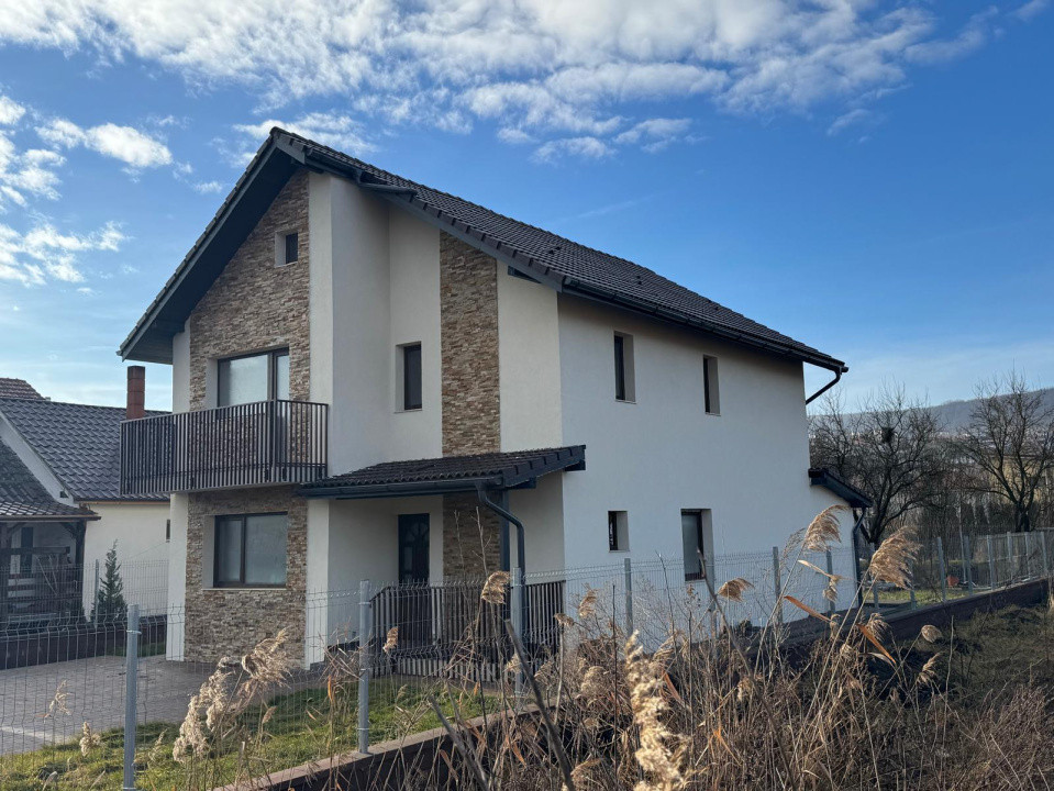 Casa Individuala, 5 camere, 120 mp, teren liber 450 mp, Chinteni