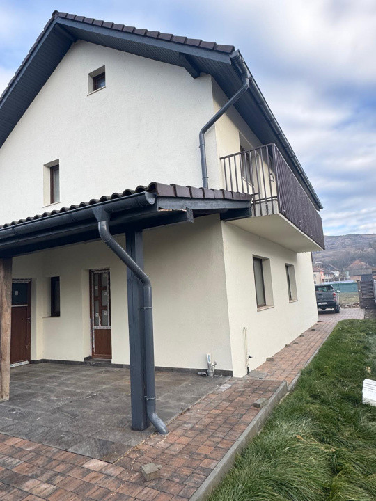 Casa Individuala, 5 camere, 120 mp, teren liber 450 mp, Chinteni